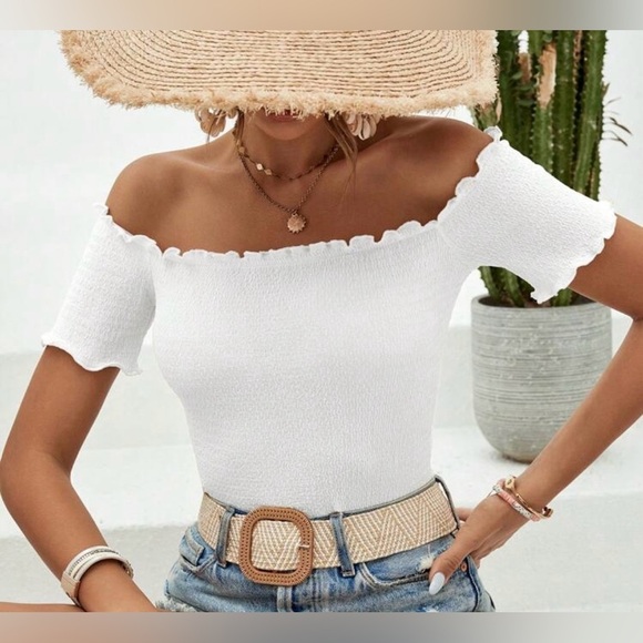 Tops - White Cropped Top